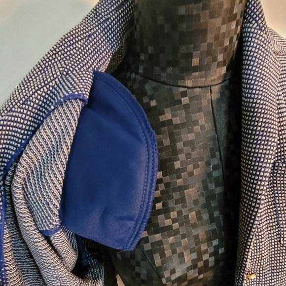 St. John blazer - Picture 6 of 6